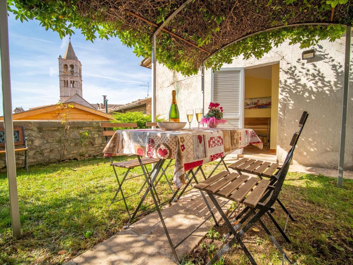 ホテル Terrazza Santa Chiara アッシジ エクステリア 写真