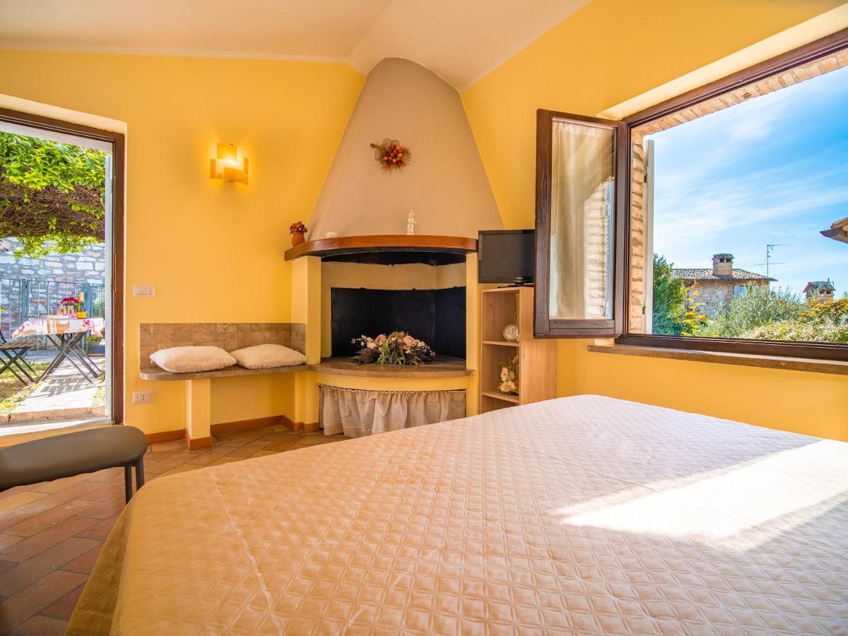 ホテル Terrazza Santa Chiara アッシジ エクステリア 写真