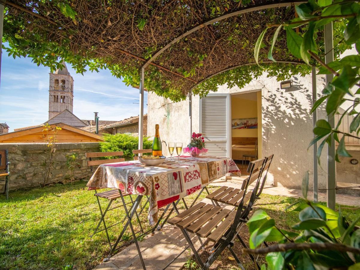 ホテル Terrazza Santa Chiara アッシジ エクステリア 写真