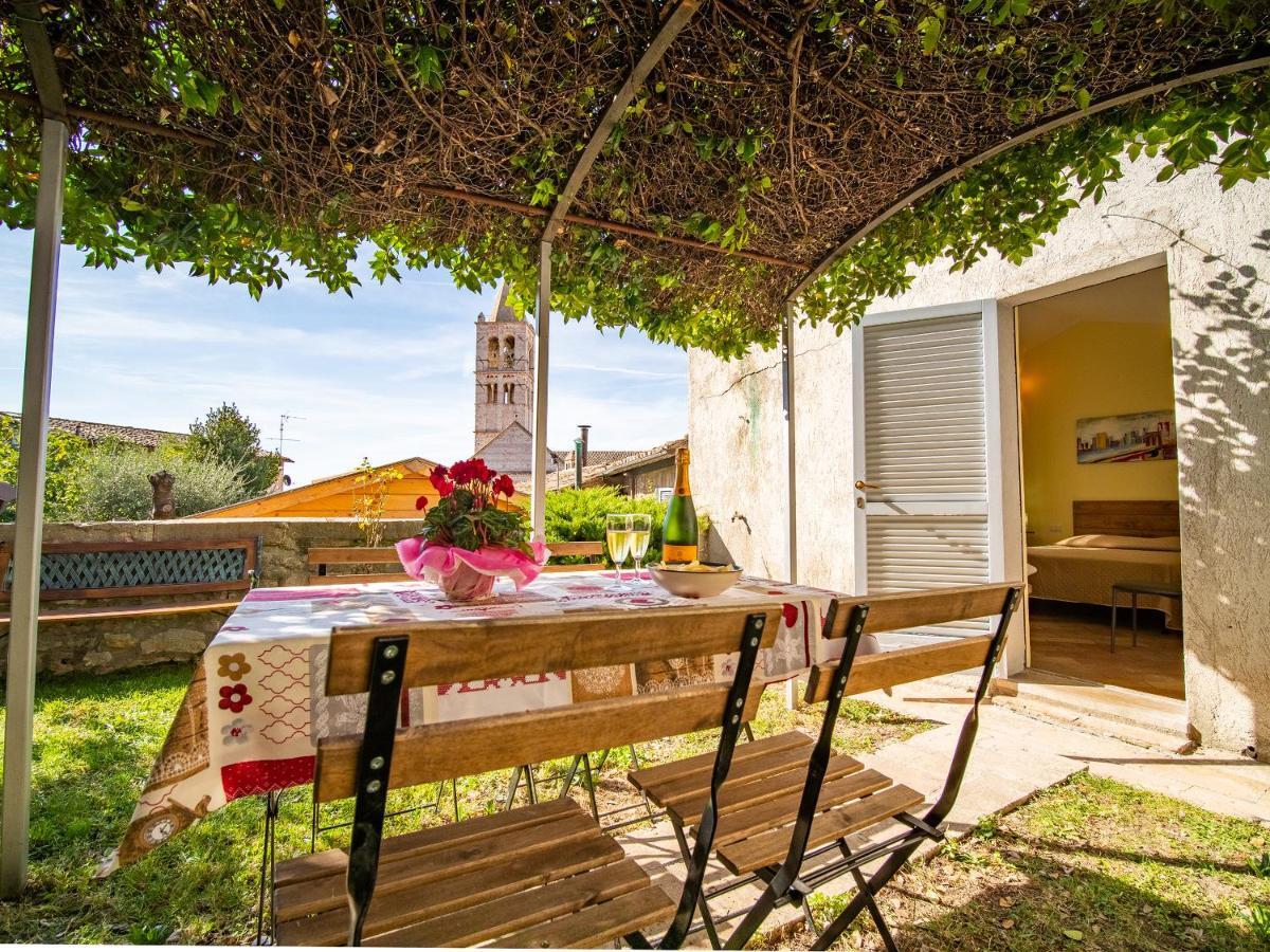 ホテル Terrazza Santa Chiara アッシジ エクステリア 写真